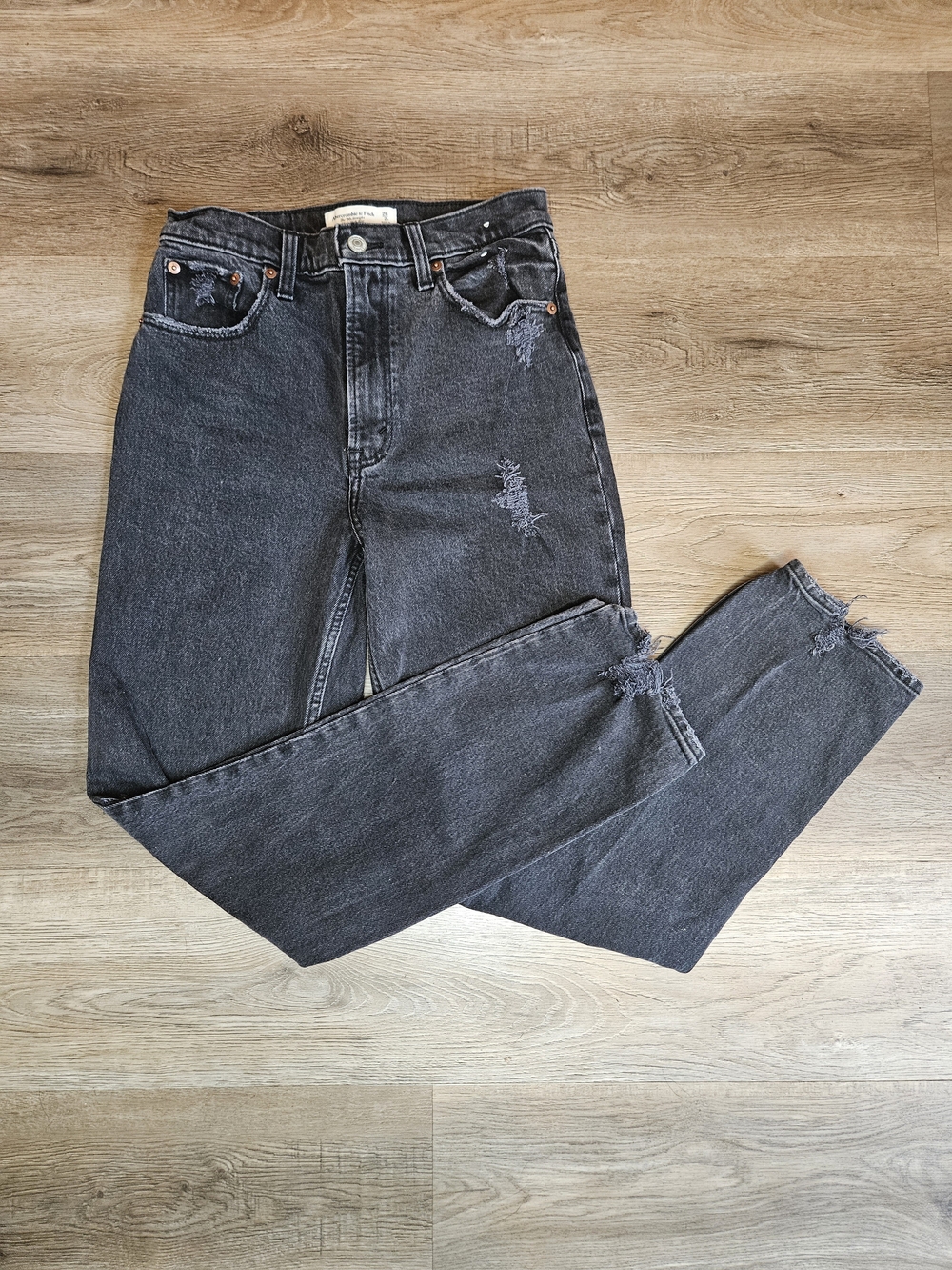 Abercrombie And Fitch The 90s Straight High Rise Black Straight-Leg Jeans 2